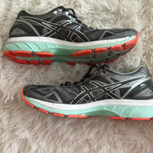 ASICS gel nimbus 19. Size 9 1/2 - Picture 5 of 5